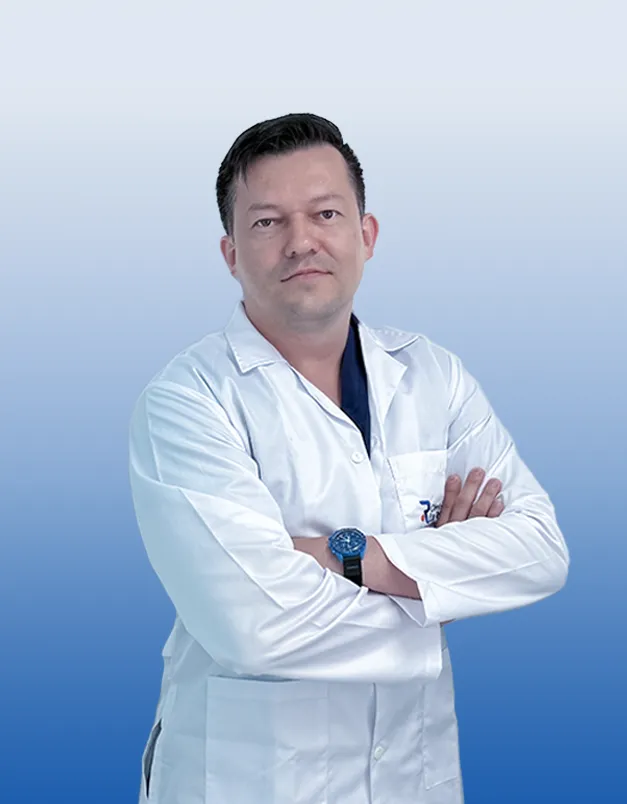 Dr. César Andrés García Carrillo