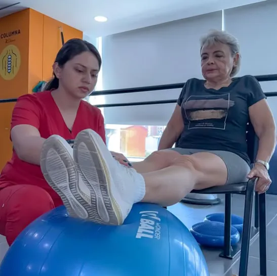 Riviera en Acción - Terapia de rodilla